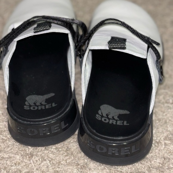 Sorel White and Black Slip-On‎ Shoes - Picture 4 of 6